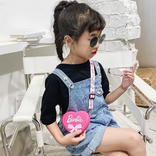 ⁦1Pc Random - Silicone Cross Bag – Barbie Heart⁩ - الصورة ⁦5⁩