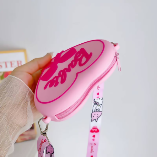 ⁦1Pc Random - Silicone Cross Bag – Barbie Heart⁩ - الصورة ⁦6⁩